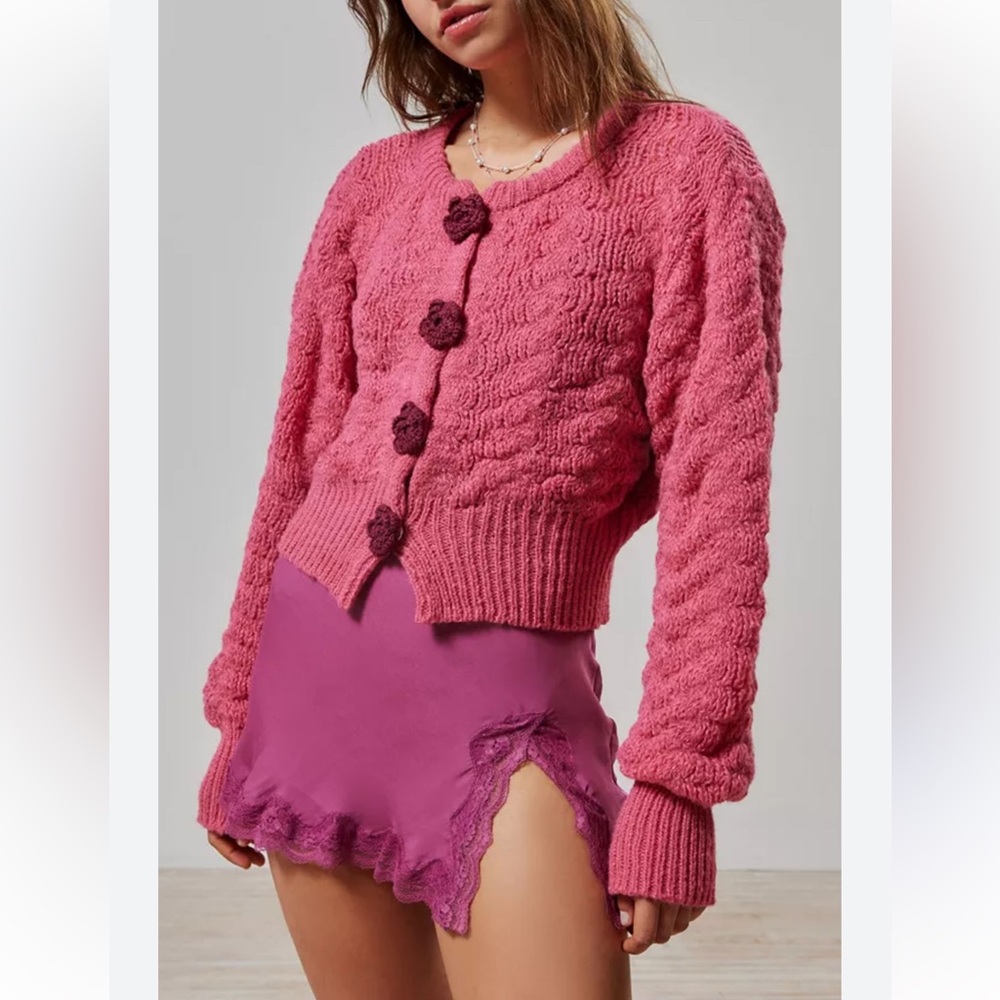 Kimchi Blue Blossom Knit Cardigan Urban Outfitters Rare Size Medium M Pink